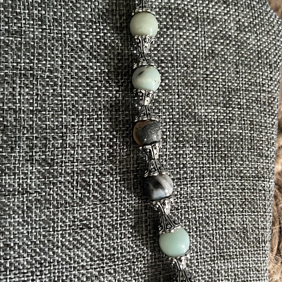 Glass multicolored marbled speckled beaded circle silver tone toggled necklace - Picture 8 of 10